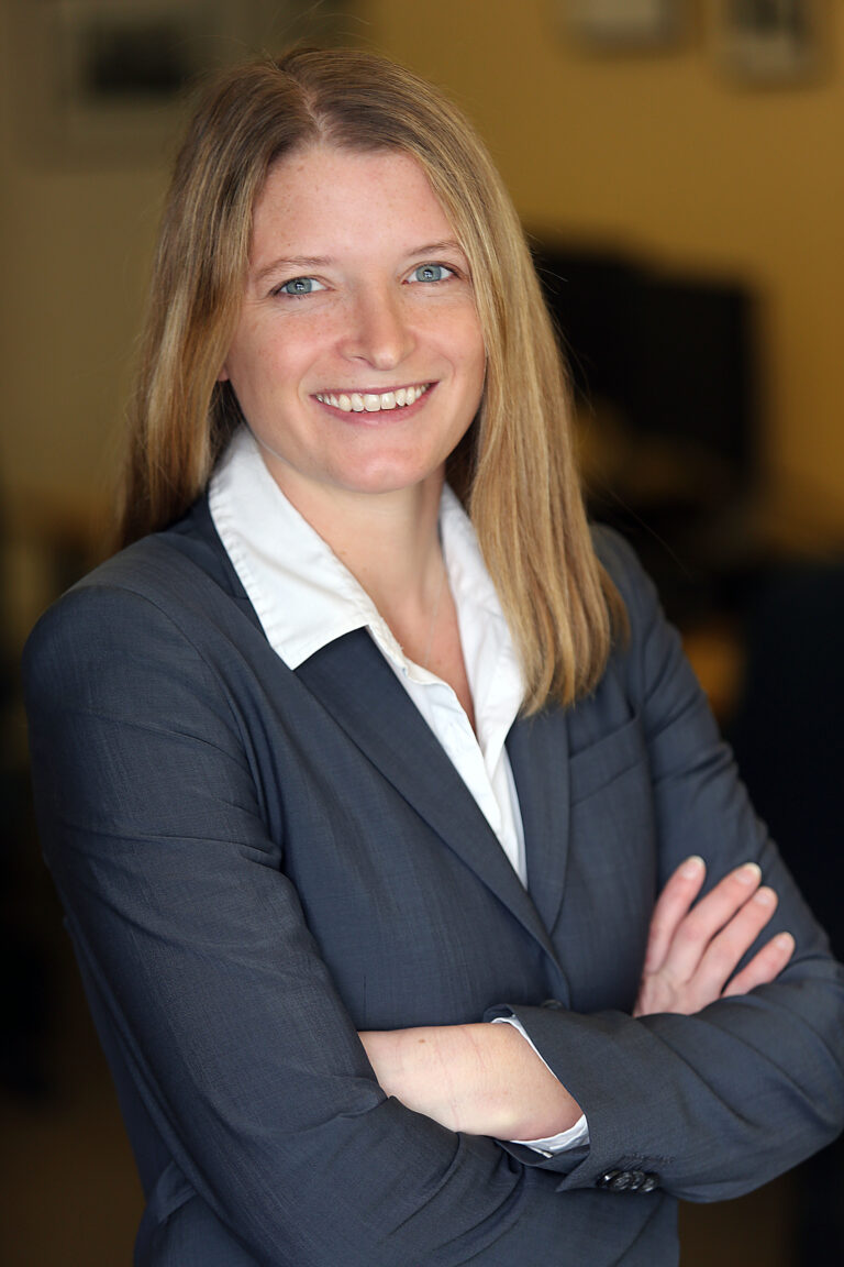 Laura_schifter_photo